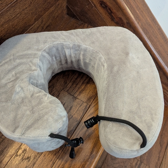 Cabeau Evolution Gray Travel Pillow Memory Foam Comfort New Never Used - Picture 12 of 14